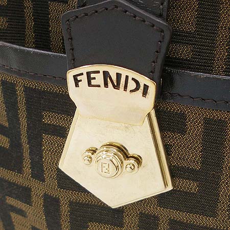 Fendi(���) 8BL105 FF �ΰ� ��ī ������ ��Ʈ�� �̹���3 - ���̺��� �߰���ǰ