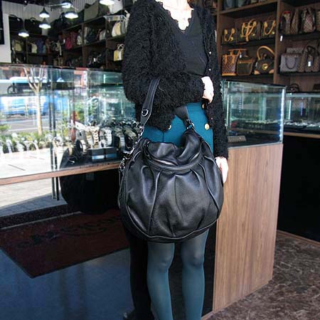Gucci(����) 228584 A7MOR �۾��� ���� ��Ʈ�� ����� [�б�����������2ȣ��] �̹���4 - ���̺��� �߰���ǰ