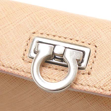 Ferragamo(��󰡸�) 21 4837 ��ũ���� ���尣ġ�� ����� [��������] �̹���3 - ���̺��� �߰���ǰ