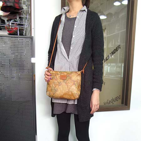ALVIERO MARTINI (�˺񿡷� ����Ƽ��) 7016-9001 �ΰ� ũ�ν��� �̹���4 - ���̺��� �߰���ǰ