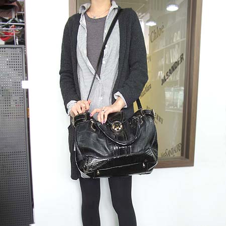 Metrocity(��Ʈ�ν�Ƽ) ���� M �ΰ� ��� ���̴�Ʈ ��Ƽġ ��Ʈ ��� ��Ʈ�� + ��� ��Ʈ�� �̹���3 - ���̺��� �߰���ǰ