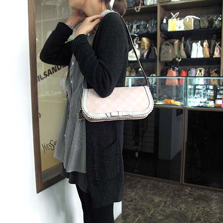 Loewe(�ο���) ������� ���� �ΰ� ����� �̹���5 - ���̺��� �߰���ǰ
