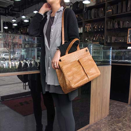 Bally(�߸�)  CLDRINDA ũ��Ŀ���� ��Ʈ�� + ��� ��Ʈ�� �̹���5 - ���̺��� �߰���ǰ