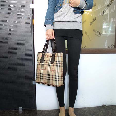 Burberry(������) �� Ŭ���� üũ ��Ʈ�� �̹���5 - ���̺��� �߰���ǰ