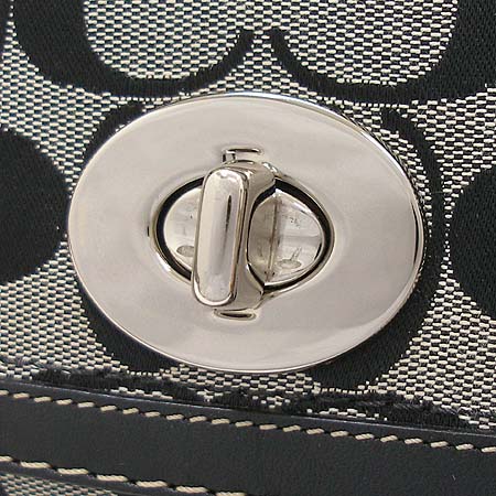 Coach(��ġ) �ñ׳�ó �ڰ��� ũ�ν��� �̹���4 - ���̺��� �߰���ǰ