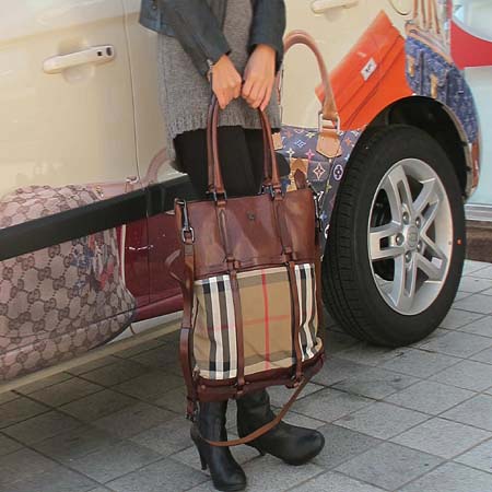 Burberry(������) ���μ� ���üũ ��Ʈ��� 2-WAY [��������] �̹���4 - ���̺��� �߰���ǰ