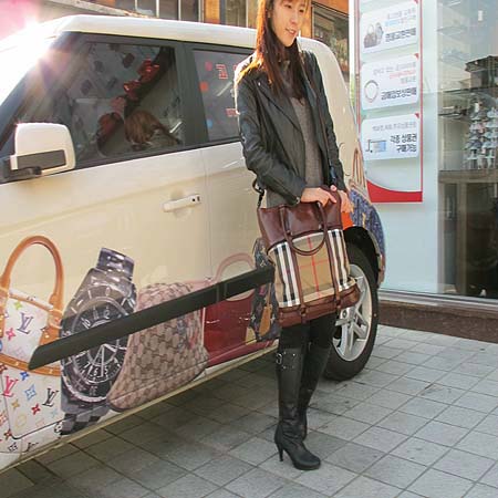 Burberry(������) ���μ� ���üũ ��Ʈ��� 2-WAY [��������] �̹���5 - ���̺��� �߰���ǰ