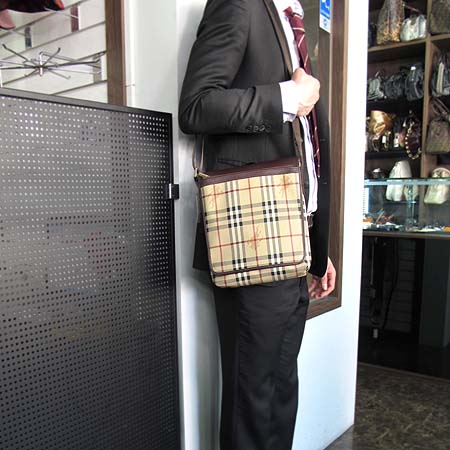 Burberry(������) �� Ŭ���� ũ�ν��� [�б�������] �̹���5 - ���̺��� �߰���ǰ