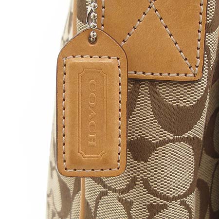 Coach(��ġ) �ñ׳��� ũ�ν��� �̹���2 - ���̺��� �߰���ǰ