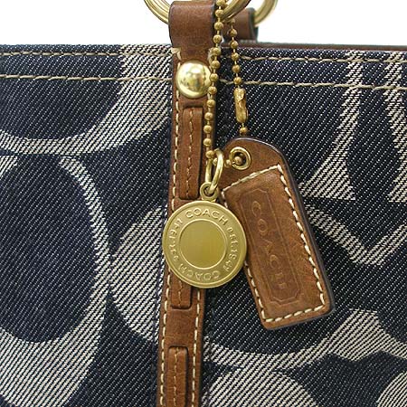Coach(��ġ) �ñ׳�ó �ڰ��� ���� ��Ƽġ ����� �̹���3 - ���̺��� �߰���ǰ