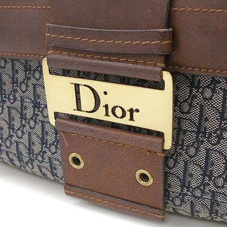 Dior(ũ����î���) ���� �ΰ� �޽��� ����� �̹���3 - ���̺��� �߰���ǰ