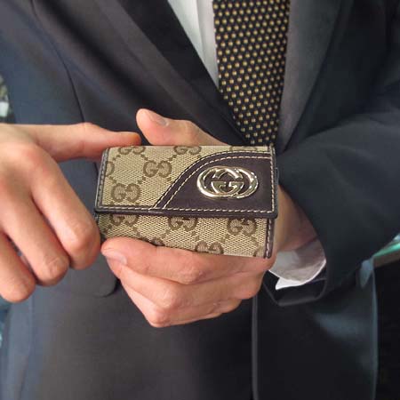 Gucci(����) 181599 GG �ΰ� �ڰ��� 6Ȧ�� Ű���̽� �̹���5 - ���̺��� �߰���ǰ