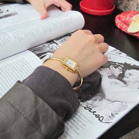 Gucci(����) 1900L �簢 �Ҵ�Ʈ ���� ������ ������ �ð� �̹���5 - ���̺��� �߰���ǰ