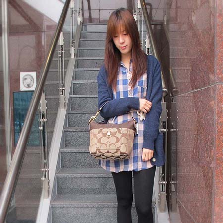 Coach(��ġ) �ñ׳�ó �ڰ��� ���̴�Ʈ ����� �̹���5 - ���̺��� �߰���ǰ