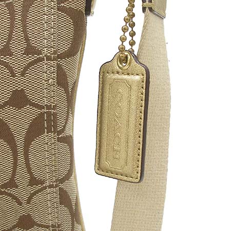 Coach(��ġ) �ñ׳��ķΰ� ũ�ν��� [��������] �̹���2 - ���̺��� �߰���ǰ