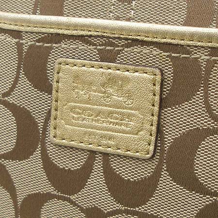 Coach(��ġ) �ñ׳��ķΰ� ũ�ν��� [��������] �̹���3 - ���̺��� �߰���ǰ