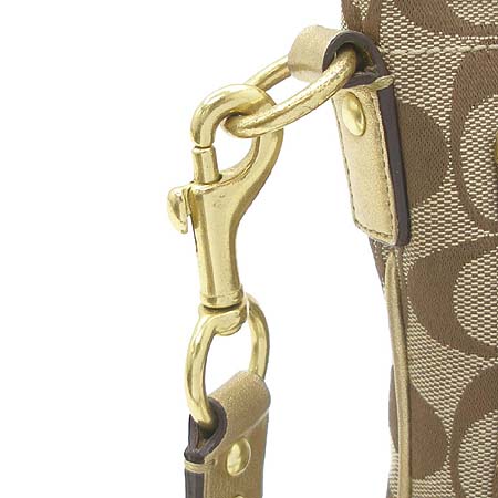 Coach(��ġ) �ñ׳��ķΰ� ũ�ν��� [��������] �̹���4 - ���̺��� �߰���ǰ