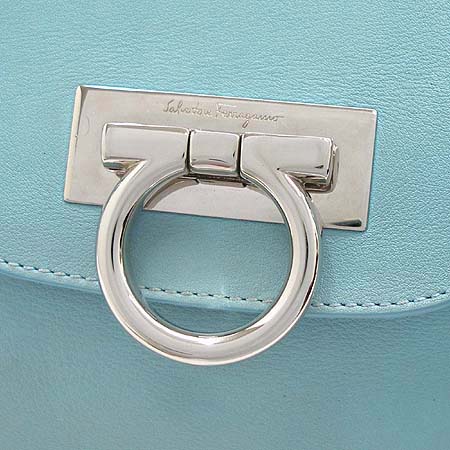 Ferragamo(��󰡸�) 21 4862 ���� ��ġ�� ����� �̹���3 - ���̺��� �߰���ǰ