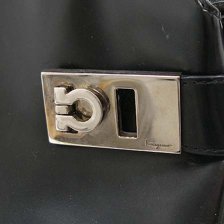 Ferragamo(��󰡸�) 21 0167 ���� ��ġ�� ��� �簢 ����� �̹���4 - ���̺��� �߰���ǰ