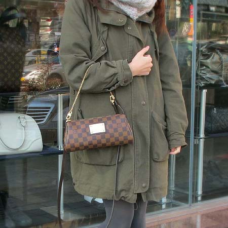 Louis Vuitton(���̺���) N55213 �ٹ̿� ���� ĵ���� ���� Ŭ��ġ ����� [��������] �̹���4 - ���̺��� �߰���ǰ