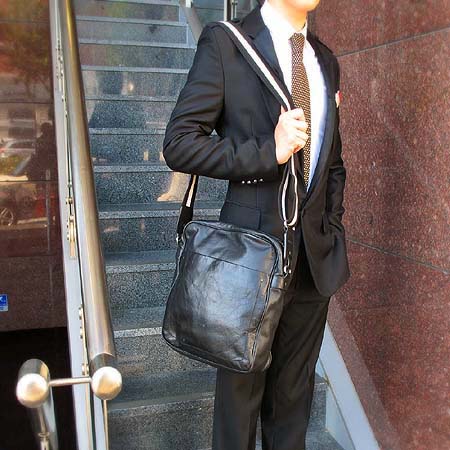 Bally(�߸�) TOMMY �����Ƽġ ���� ũ�ν��� [�б�������] �̹���5 - ���̺��� �߰���ǰ