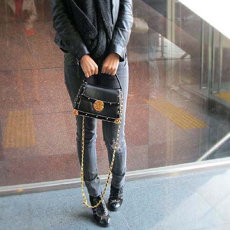 Metrocity(��Ʈ�ν�Ƽ) ���� M �ΰ� ��� �簢 ��Ʈ�� + ũ�ν� ��Ʈ�� �̹���4 - ���̺��� �߰���ǰ