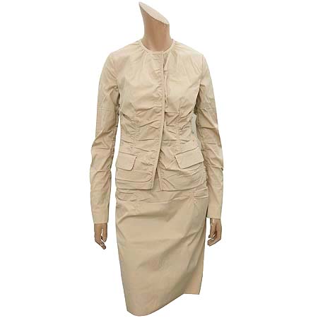 �����  ����