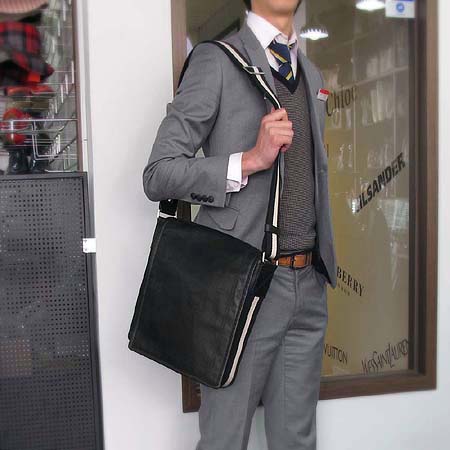 Bally(�߸�) TRIAR ���� ��� ũ�ν��� �̹���5 - ���̺��� �߰���ǰ