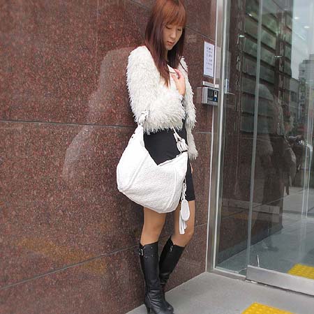Gucci(����) 240261 GG �ΰ� ��� ����� �ø� ȭ��Ʈ ȣ�� ����� �̹���5 - ���̺��� �߰���ǰ
