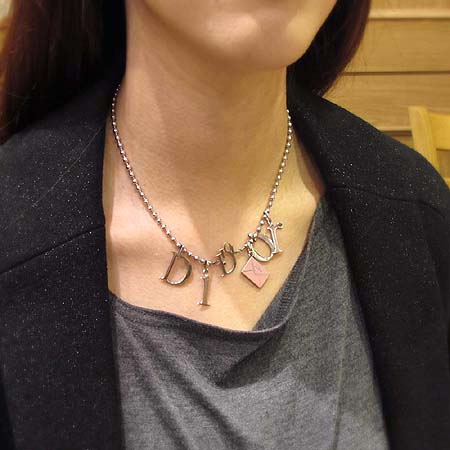 Dior(ũ����î���) �̴ϼ� �ΰ� ��ü�� ����� �̹���5 - ���̺��� �߰���ǰ