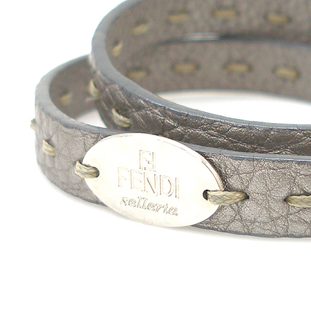 Fendi(���) �������� 2�� ���� ���� �̹���4 - ���̺��� �߰���ǰ