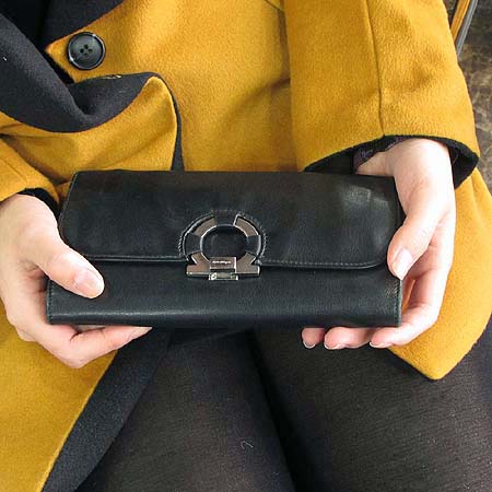 Ferragamo(��󰡸�) 22 4189 ��ġ�� �ΰ� 3�� ������ �̹���5 - ���̺��� �߰���ǰ