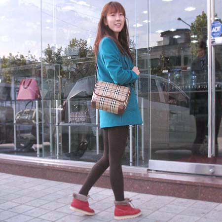 Burberry(������) Ŭ���� üũ ũ�ν��� �̹���4 - ���̺��� �߰���ǰ