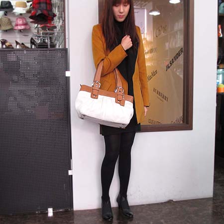 Coach(��ġ) ȭ��Ʈ ���� �ΰ� ����� �̹���5 - ���̺��� �߰���ǰ