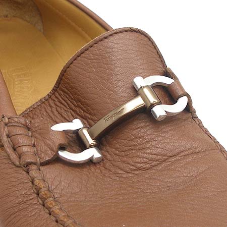 Ferragamo(󰡸)  ġ   ̹3 - ̺ ߰ǰ