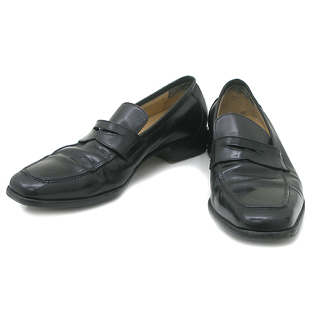 Ferragamo(󰡸)   