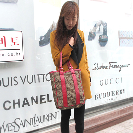 Fendi(���) 8BH162 FF �ΰ� �ڰ��� �ٰ� ��Ʈ�� �̹���4 - ���̺��� �߰���ǰ