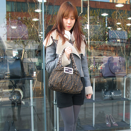 Fendi(���) 8BR615 FF�ΰ� ��ī�к긯 ����ΰ� ü�� �̾� S������ ��Ʈ�� [��������] �̹���4 - ���̺��� �߰���ǰ