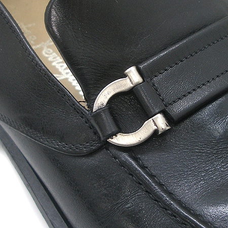 Ferragamo(󰡸)  ġ   ̹4 - ̺ ߰ǰ