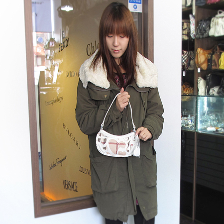 Burberry(������) ��Ʈ üũ �Ŀ�ġ ����� + Ű�� [��������] �̹���5 - ���̺��� �߰���ǰ