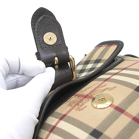 Burberry(������) �� Ŭ���� üũ ��Ʈ��� ũ�ν��� [��������] �̹���5 - ���̺��� �߰���ǰ