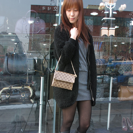 Gucci(����) 203351 GG�ΰ� PVC Ŭ��ġ �� ���� ü�� ����� [�б�������] �̹���5 - ���̺��� �߰���ǰ