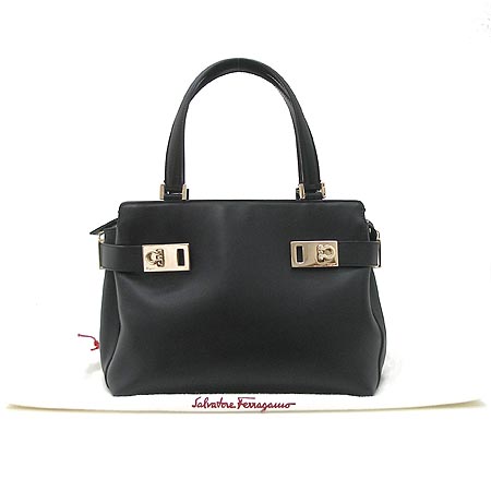 Ferragamo(��󰡸�) 22 0167 ���� ��ġ�� ��� ���� ��Ʈ�� �̹���2 - ���̺��� �߰���ǰ