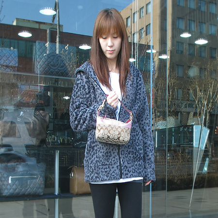 Coach(��ġ) �ñ׳�ó �ڰ��� ����� �̹���4 - ���̺��� �߰���ǰ