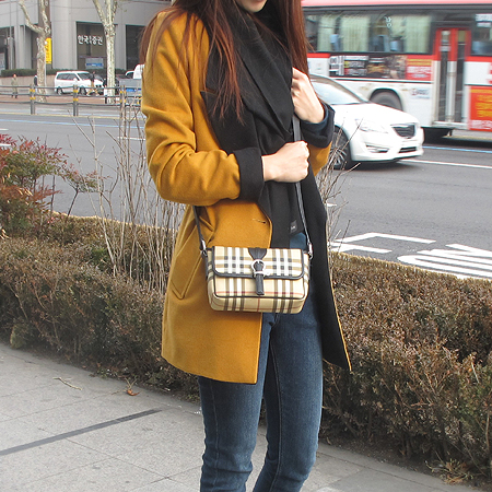 Burberry(������) ��� üũ PVC ũ�ν��� �̹���5 - ���̺��� �߰���ǰ