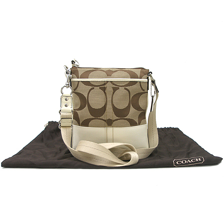 Coach(��ġ) �ñ׳��� ������ �̴� ũ�ν��� [��������] �̹���2 - ���̺��� �߰���ǰ