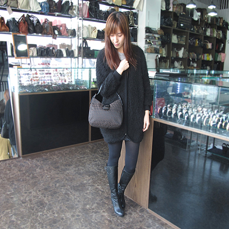 Fendi(���) 8BR036 FF �ΰ� �ڰ��� ȣ�� ����� �̹���6 - ���̺��� �߰���ǰ
