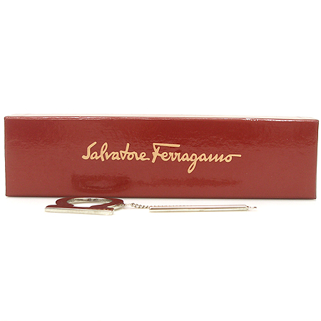 Ferragamo(��󰡸�) ���� ��ġ�� �ΰ� ��ī���� �̹���2 - ���̺��� �߰���ǰ
