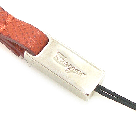 Ferragamo(��󰡸�) 22 5079 ��ġ�� ��� �ڵ��� �� �̹���5 - ���̺��� �߰���ǰ