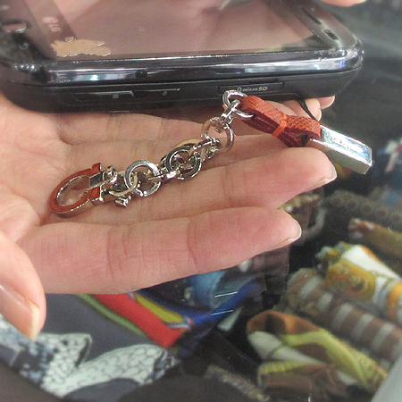 Ferragamo(��󰡸�) 22 5079 ��ġ�� ��� �ڵ��� �� �̹���6 - ���̺��� �߰���ǰ